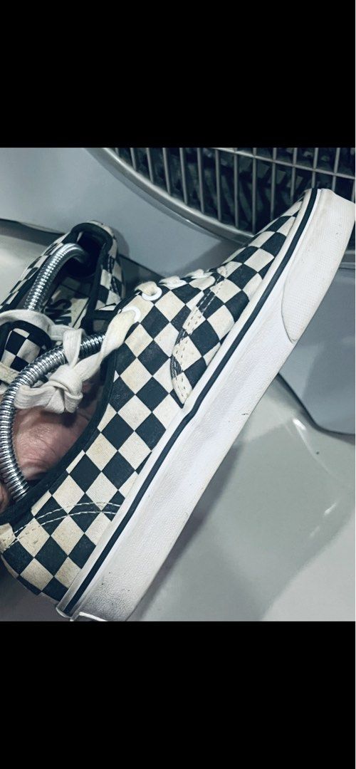 Vans checkerboard never been used Super SALE (Category: Sneakers) located in Manila. Submitted by gee0505 (Listing ID 1433676492, Image 3). Description: Never been used bought @5950 pesos Size 6.5 -7 womens fit Na stock please see each pic :) Still presentable It has a minimal issue sa front pwede nyo dkitan o padikit pamigay price Declutter.