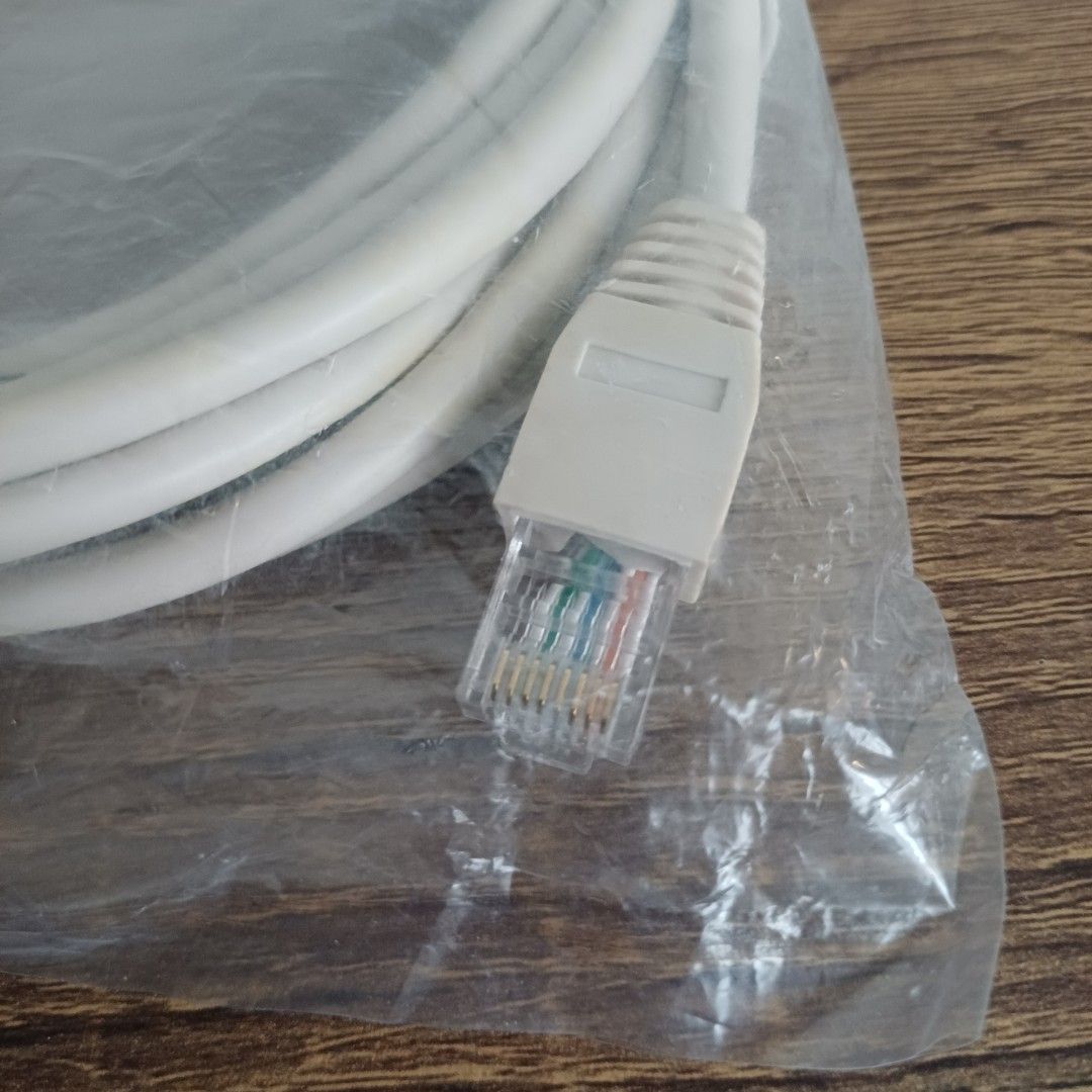 VGA and Ethernet Cables441452770666096641