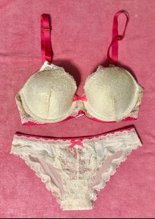 (Category: ) located in . Submitted by vscollector (Listing ID 1433751489, Image 1). Description: .