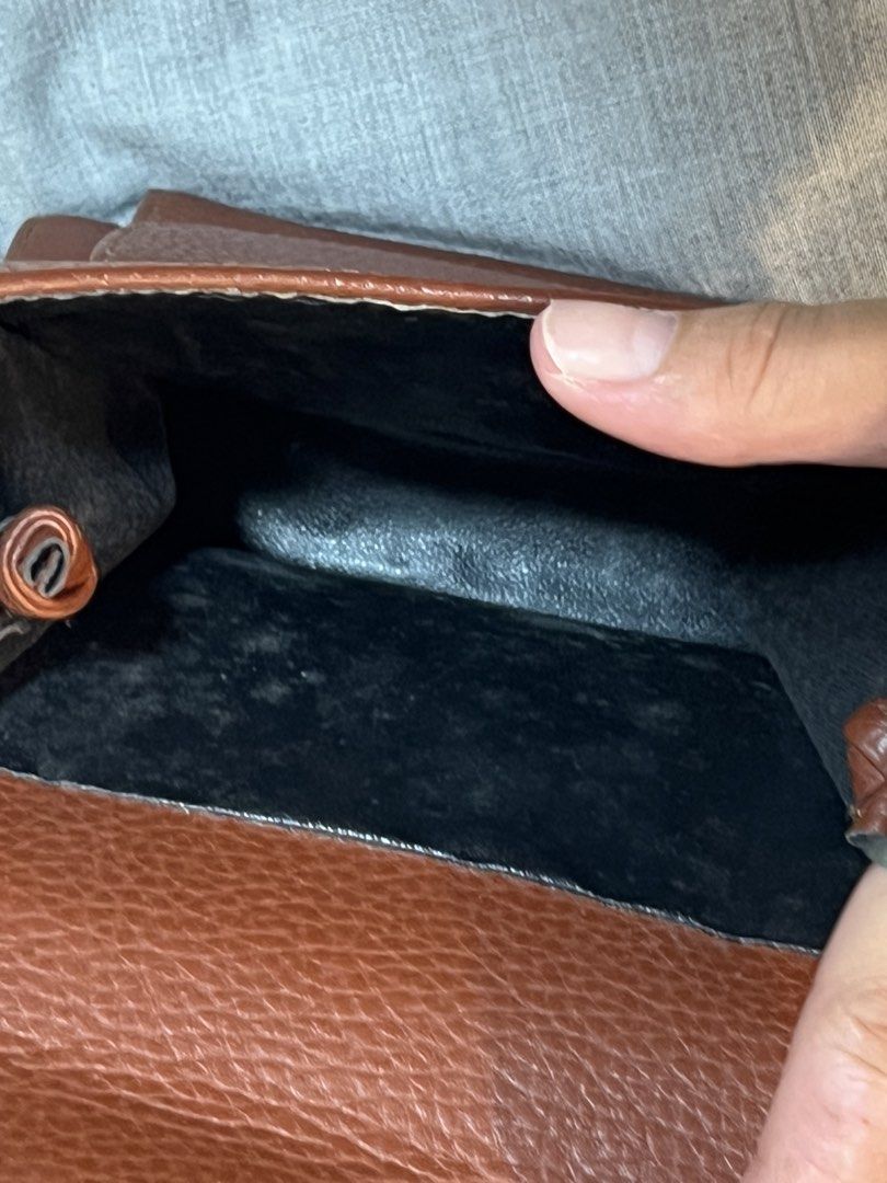 Vintage Esprit Crossbody Bag (Category: Cross-body Bags) located in Quezon City. Submitted by namasteing (Listing ID 1433675884, Image 3). Description: 💌 esprit leather crossbody bag 💌 in great condition - with cardholders in front 💌 long straps .