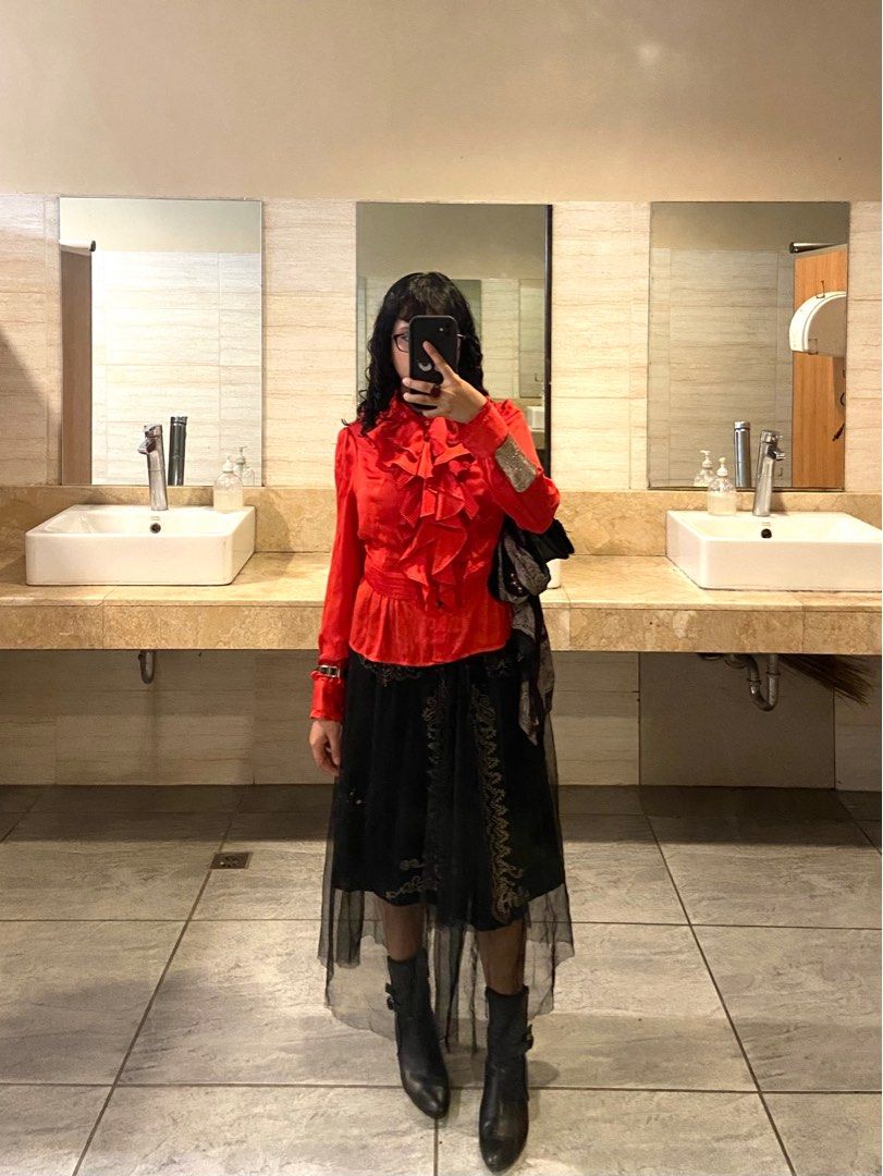 Vintage Gothic Lolita Ruffle Blouse (Category: Longsleeves) located in Manila. Submitted by catlia (Listing ID 1433640044, Image 3). Description: Used once Complete buttons and etc..