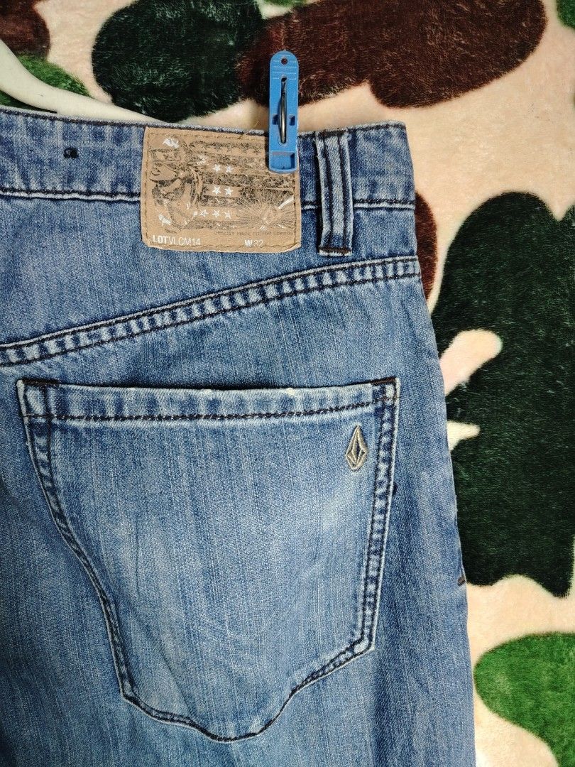 VOLCOM (Category: Jeans) located in Roxas City. Submitted by hd_thriftshop (Listing ID 1433744590, Image 3). Description: 📌 Volcom Width : 34 Length : 35 Very good condition.