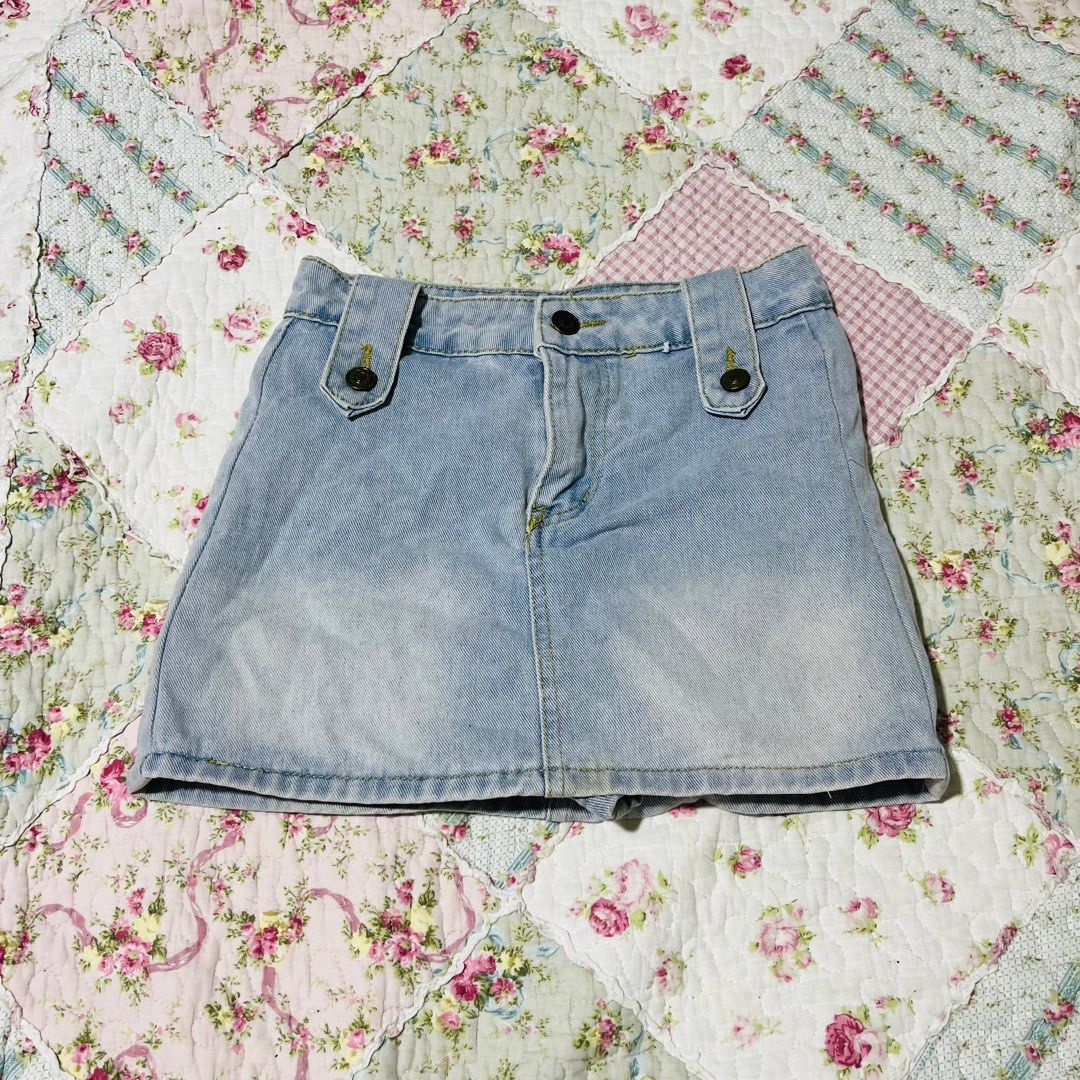 White Blue Denim Mini Skort (Category: Skirts) located in Quezon City. Submitted by rie.declutter (Listing ID 1433642351, Image 1). Description: size: waist - 24-26 in length - 12.5 in 💳 mop: gcash / bank transfer 📦 mod: j&t / grab / lalamove 📍loc: north caloocan .