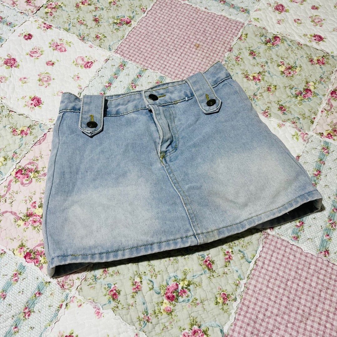 White Blue Denim Mini Skort (Category: Skirts) located in Quezon City. Submitted by rie.declutter (Listing ID 1433642351, Image 2). Description: size: waist - 24-26 in length - 12.5 in 💳 mop: gcash / bank transfer 📦 mod: j&t / grab / lalamove 📍loc: north caloocan .