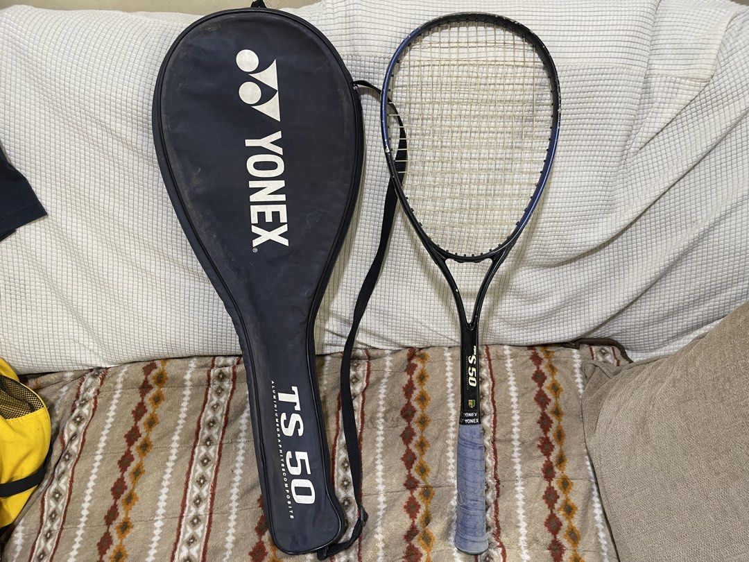 Yonex Tennis Racket aluminum graphiteTS50 (Category: Racket and Ball Sports) located in Caloocan City. Submitted by red_rob (Listing ID 1433713417, Image 1). Description: Yonex TS 50 Tennis Racket with its original Bag Good condition Aluminum Graphite Composite Magaan. Size and weight nasa pix na Second hand, sign of usage, drag mark Intact strings No crack Ready to use LOCATION: South caloocan pickup/meetup ONLY, lalamove COD ok, Gcash ok. Deliv