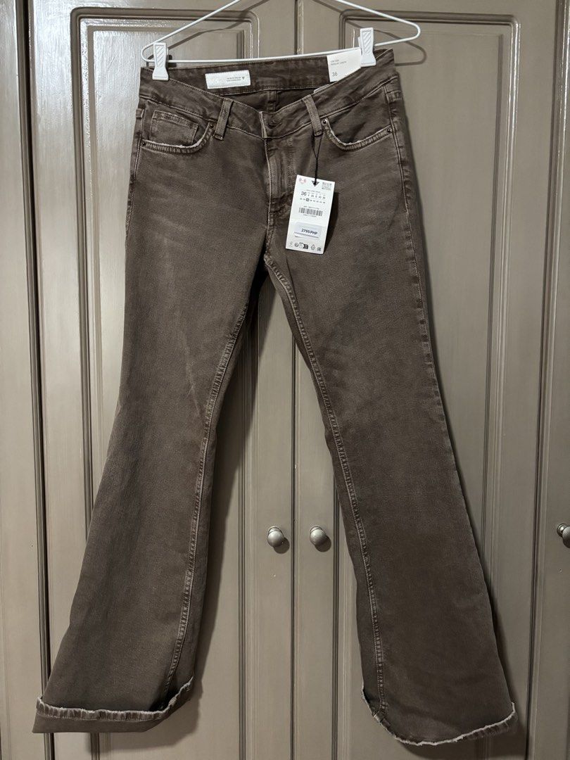 Zara Bootcut Low Rise Flap Pockets Jeans (Category: Jeans) located in Quezon City. Submitted by ada_412 (Listing ID 1433623101, Image 1). Description: - Zara brown bootcut jeans - Low rise - Features flap pockets - Size: 36 EUR / 4 USA / 26 MEX - Regular length - Raw hem detail - New with tags.