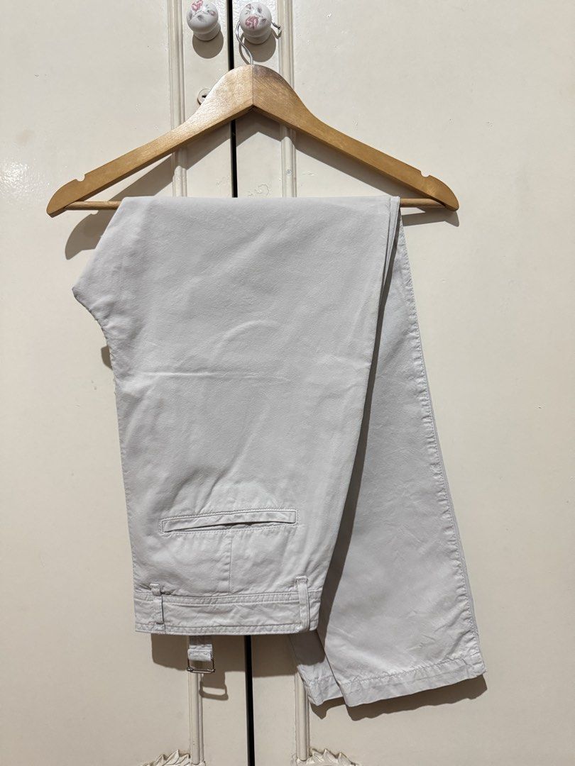 Zara Carrot Pants (Category: Chinos) located in Quezon City. Submitted by k_p13 (Listing ID 1433694636, Image 1). Description: Zara Carrot pants Size 31 ₱500.