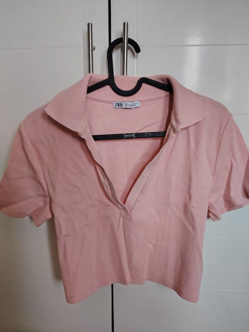 Zara crop top (Category: Others Tops) located in Mandaluyong City. Submitted by pinkcel (Listing ID 1433674868, Image 1). Description: Zara crop top Lightly used Size L Sf shouldered by the buyer.