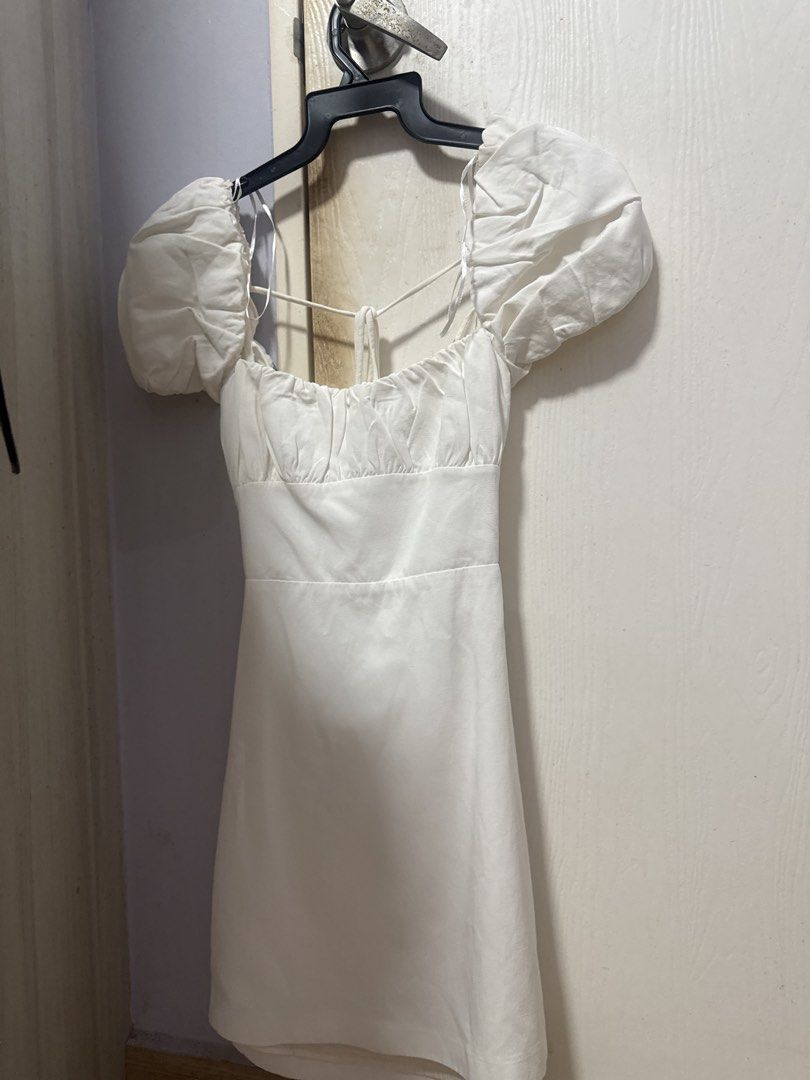 zara linen blend lace dress BNWT ZARA LINEN BLEND STRAPPY MIDI DRESS SIZE ( SMALL) MINE : 1200 Own : 1350 NO RUSH SHIPPING No details, No mine PAYMENT FIRST POLICY NO TO