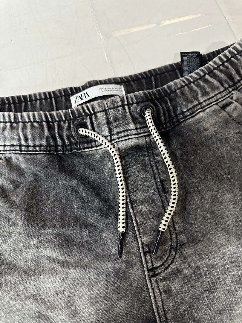 Zara mens Denim Jorts (Category: Shorts) located in Butuan. Submitted by BytheriverClothing (Listing ID 1433684290, Image 2). Description: No issues Excellent condition Negotiable Waistline stretchable 28-34.