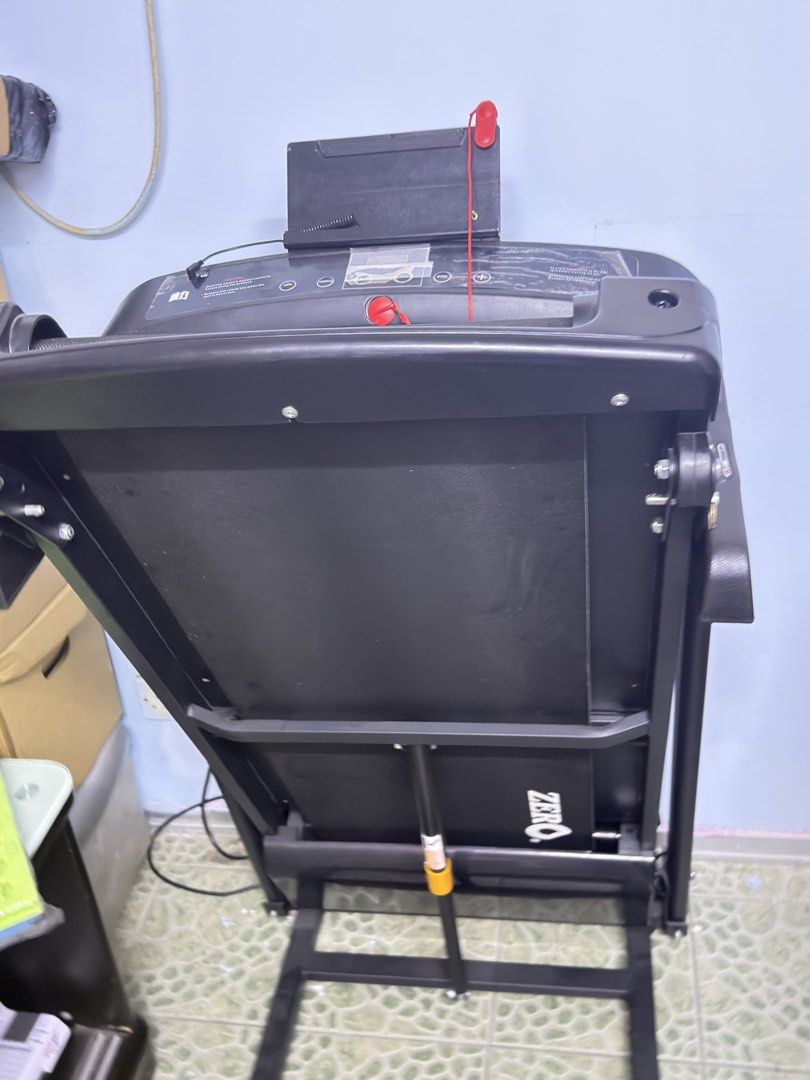 Zero Treadmill (Category: Cardio & Fitness Machines) located in Petaling Jaya. Submitted by mrsalai (Listing ID 1433765435, Image 2). Description: Very clean and good condition. .