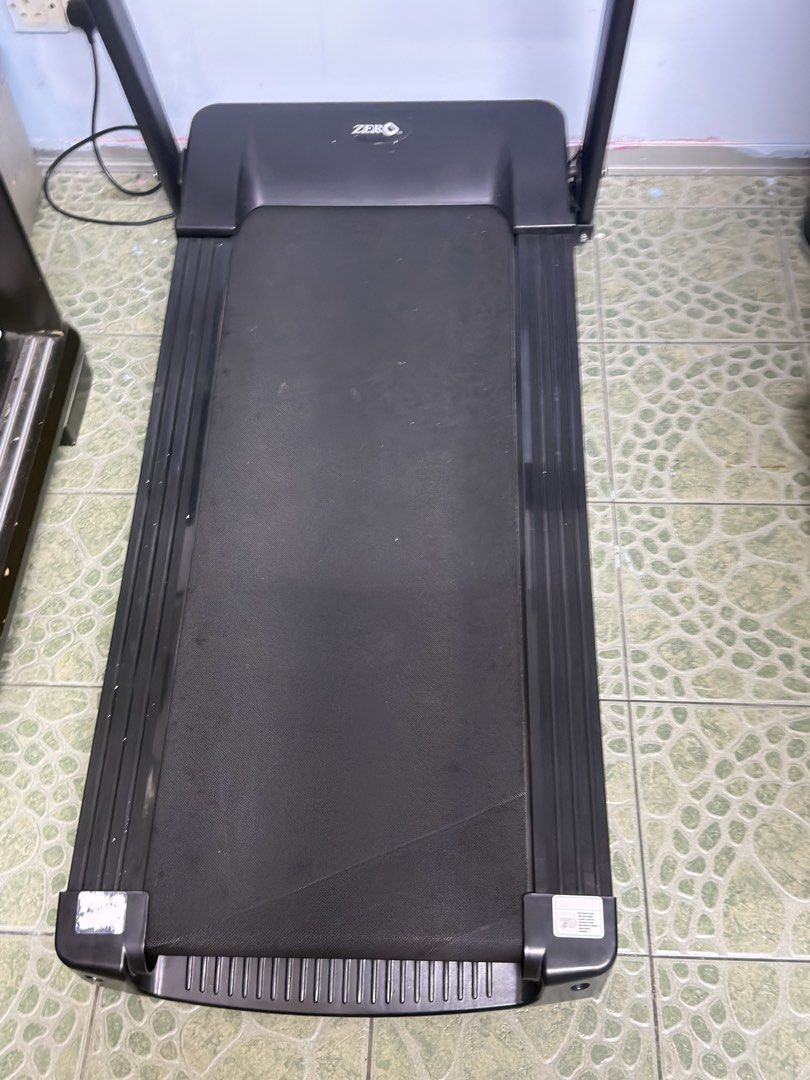 Zero Treadmill (Category: Cardio & Fitness Machines) located in Petaling Jaya. Submitted by mrsalai (Listing ID 1433765435, Image 3). Description: Very clean and good condition. .