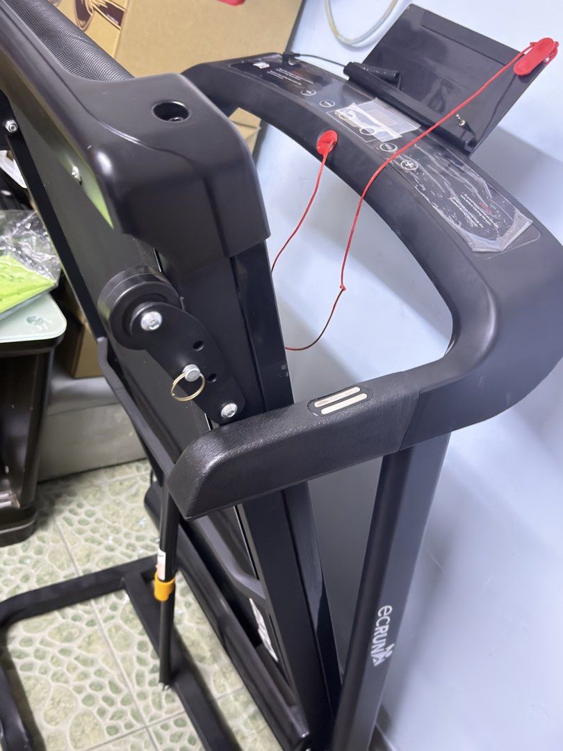 Zero Treadmill (Category: Cardio & Fitness Machines) located in Petaling Jaya. Submitted by mrsalai (Listing ID 1433765435, Image 1). Description: Very clean and good condition. .