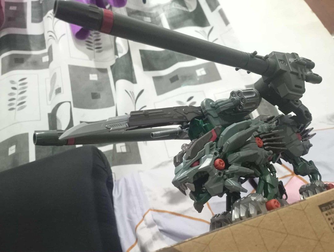 Zoids Wild Biographies (Category: Figurines & Statues) located in Pasig City. Submitted by mxn_jp (Listing ID 1422271063, Image 3). Description: Takara Tomy Zoids Wilds Biographies Set Scale 1/72, Box, Manuals and spare rubber caps included, built for display only, motor works properly, no issues at all. Preferred buyer to take it as set at a more discounted price (Message me) ✅ZWR01 Wild Liger Clive Dias Version ✅ZWR02 Fangtiger Douglas Aldridge