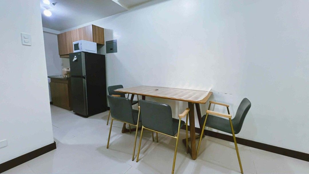 2 Bedroom unit Fairlane Residences (Category: Apartments & Condos) located in Pasig City. Submitted by BrokerDorenFerran (Listing ID 1433814236, Image 2). Description: Condo for Rent DMCI Homes Fairlane Residences Kapitolyo, Pasig City 2-Bedroom Unit size: 53.50sqm Unit Price: 33,000 9th floor With Balcony: Yes Layout: 2BR View: Ortigas ✅Features -FREE usage of Swimming Pool -GYM is available ✅Requirements -2 months security deposit -2 months adv