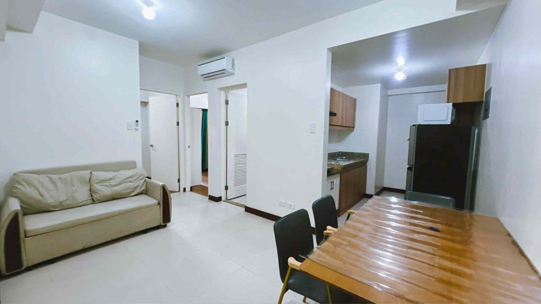 2 Bedroom unit Fairlane Residences (Category: Apartments & Condos) located in Pasig City. Submitted by BrokerDorenFerran (Listing ID 1433814236, Image 1). Description: Condo for Rent DMCI Homes Fairlane Residences Kapitolyo, Pasig City 2-Bedroom Unit size: 53.50sqm Unit Price: 33,000 9th floor With Balcony: Yes Layout: 2BR View: Ortigas ✅Features -FREE usage of Swimming Pool -GYM is available ✅Requirements -2 months security deposit -2 months adv
