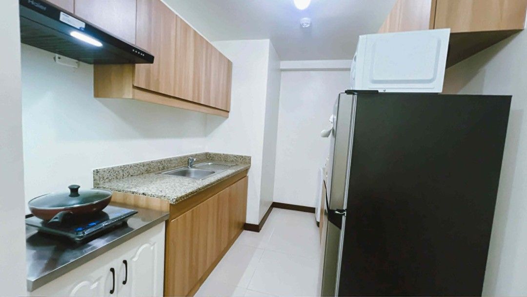 2 Bedroom unit Fairlane Residences (Category: Apartments & Condos) located in Pasig City. Submitted by BrokerDorenFerran (Listing ID 1433814236, Image 3). Description: Condo for Rent DMCI Homes Fairlane Residences Kapitolyo, Pasig City 2-Bedroom Unit size: 53.50sqm Unit Price: 33,000 9th floor With Balcony: Yes Layout: 2BR View: Ortigas ✅Features -FREE usage of Swimming Pool -GYM is available ✅Requirements -2 months security deposit -2 months adv