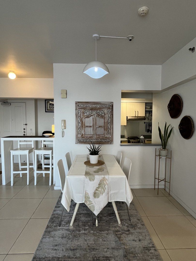 2BR for lease at The Columns Ayala (Category: Apartments & Condos) located in Quezon City. Submitted by kristinapedrorealty (Listing ID 1433850819, Image 3). Description: FOR LEASE | 2BR at The Columns Ayala – Tower 2 (TCLV) Live in the heart of Makati’s prime CBD with this beautifully interior-designed unit at The Columns Ayala. 📍 Details: • Tower: TCLV Tower 2 • Type: 2 Bedroom • Floor Area: 80 sqm • Floor: 19th • Parking: 1 Podium 3 Slot ✨ Un