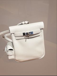 （分類：）位於 。 由 ahluxury 提交（商品編號 1432219452，圖片 1）。簡介： 。