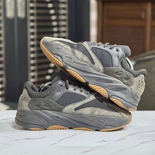adidas gazelle silver green womens adidas Yeezy Boost 700 V2 Static – STEALPLUG KL