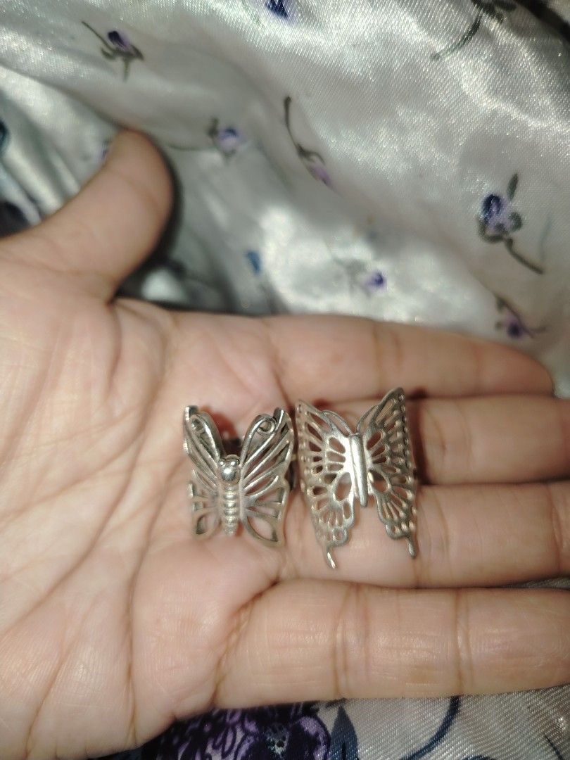 Antique beautiful Butterfly sterling silver 925 Ring (Category: Rings) located in Manila. Submitted by purediamond888 (Listing ID 1433867039, Image 2). Description: - Silver butterfly ring - Features intricate cut-out details - Stylish accessory -Size 7 -4,500 each.