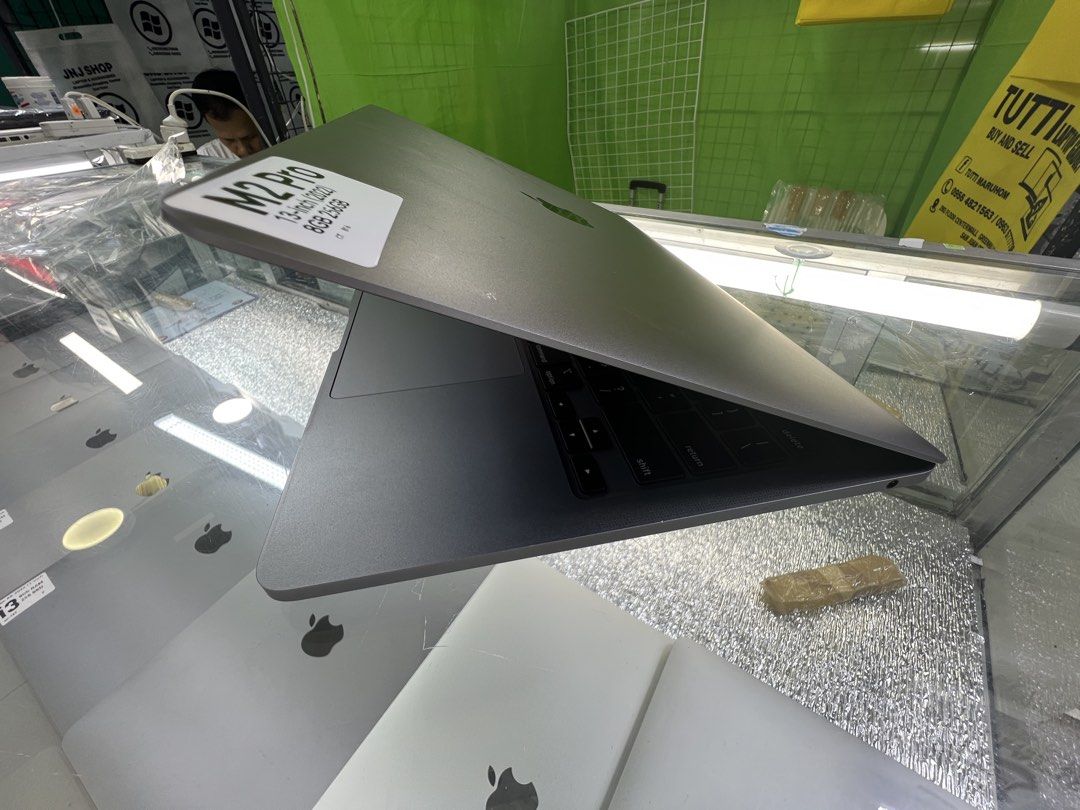 Apple MacBook Pro 13-inch M2 Pro (2022) (Category: Laptops & Notebooks) located in Manila. Submitted by vaniextura (Listing ID 1433846227, Image 3). Description: - Apple MacBook Pro 13-inch -Apple M2 chip - 8GB RAM - 256GB storage - cycle count 112 -max capacity 94% -condition normal - space gray - Retina display - Includes keyboard and trackpad - macOS interface - Good physical condition.