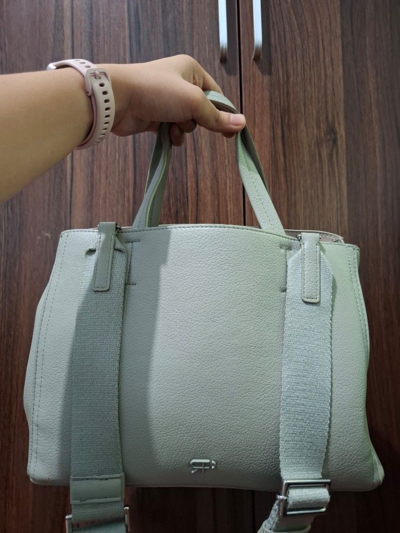 Authentic Parfois Handbag - Sage Green (Preloved/Declutter) (Category: Luxury Bags & Wallets) located in Antipolo. Submitted by desireekay70914 (Listing ID 1433868127, Image 2). Description: price is negotiable, kindly message me if have questions..