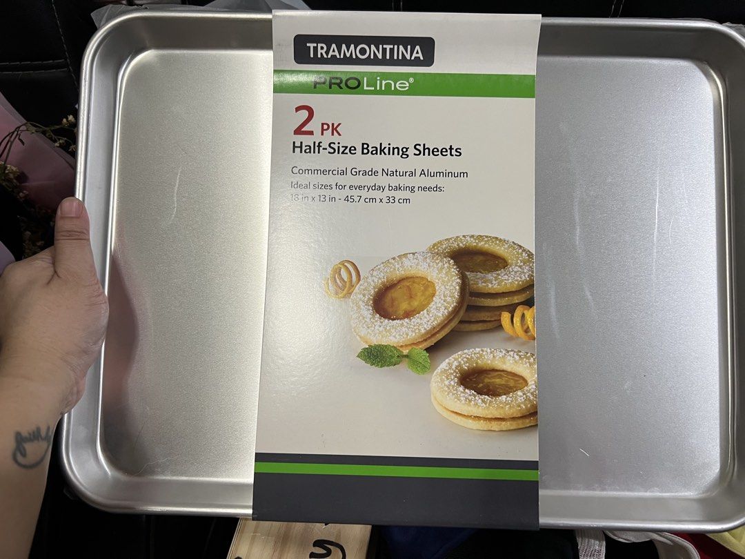 Baking Tray (Category: Bakeware) located in Antipolo. Submitted by trishantonette (Listing ID 1433802097, Image 1). Description: Brand New! Bought this in SNR April 20 for php979.00 but won't fit my oven. This is a 2pc set. .