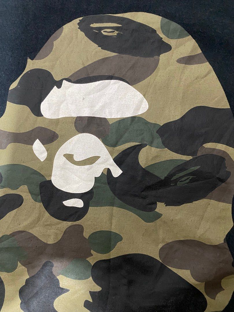 Bape bighead camo (Category: Activewear) located in Manila. Submitted by upcycleutopia_ (Listing ID 1433903733, Image 3). Description: Size 2xl Authentic Issue print chip minimal.