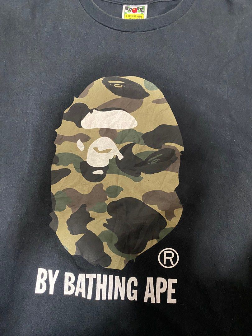 Bape bighead camo (Category: Activewear) located in Manila. Submitted by upcycleutopia_ (Listing ID 1433903733, Image 2). Description: Size 2xl Authentic Issue print chip minimal.