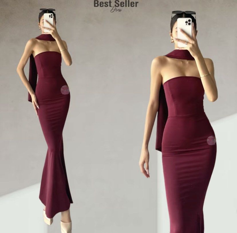 Bodycon Dress with Scarf (Category: Dresses) located in Manila. Submitted by ruine (Listing ID 1433817485, Image 1). Description: Burgundy Color Size upto Small RFS: hindi na kasya;( LAKAS MAKAGABOGSHH!!♥️.