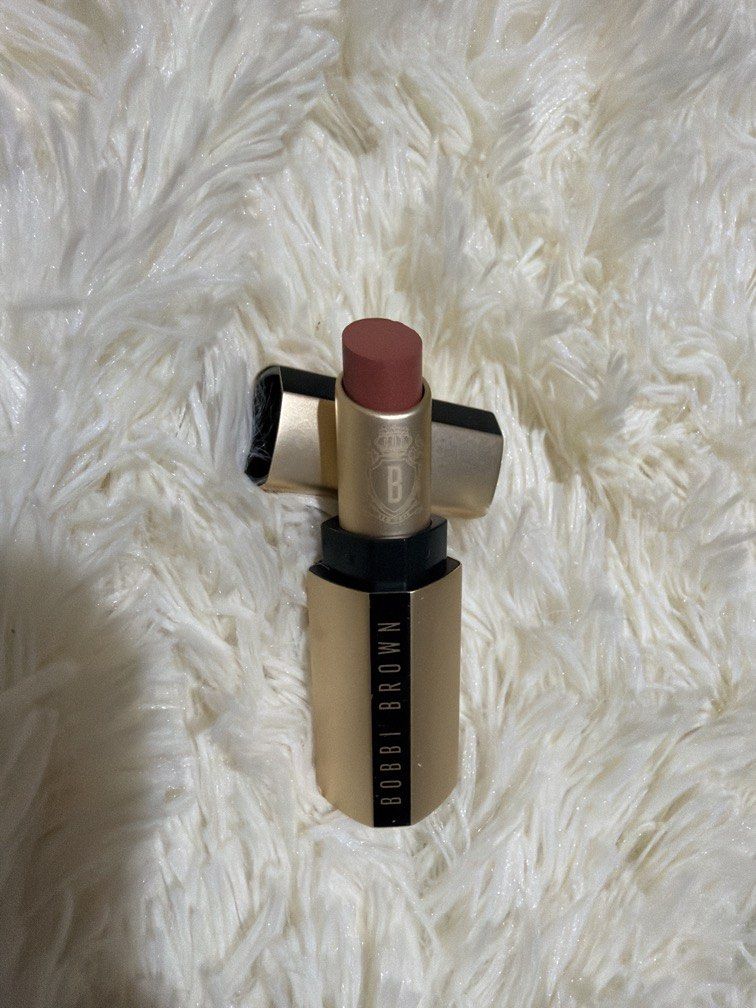 Boss Pink Bobbi Brown Lipstick (Category: Makeup) located in Pugo. Submitted by caztraine (Listing ID 1433926795, Image 1). Description: .