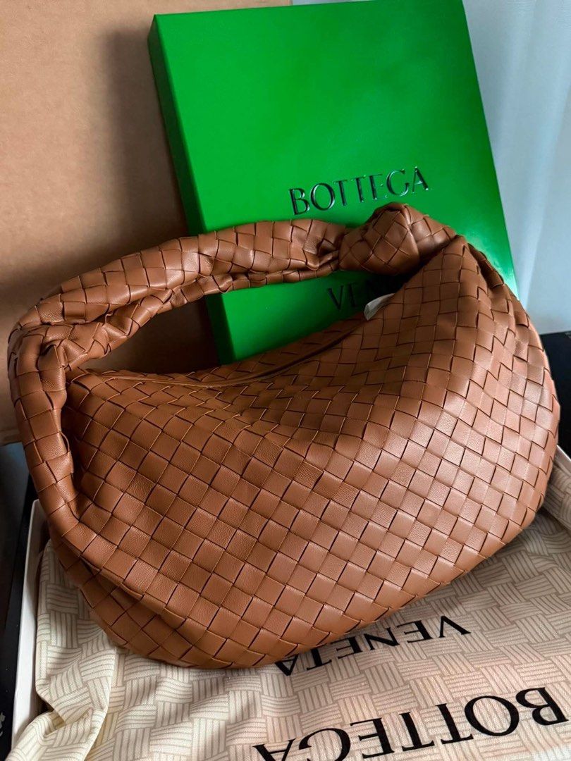 Bottega Jodie 46cm ( LARGE) (Category: Luxury Bags & Wallets) located in Paranaque City. Submitted by kgmgiftedph20 (Listing ID 1414537651, Image 3). Description: .