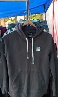 (Category: ) located in . Submitted by cavitethrifting (Listing ID 1433975870, Image 1). Description: .