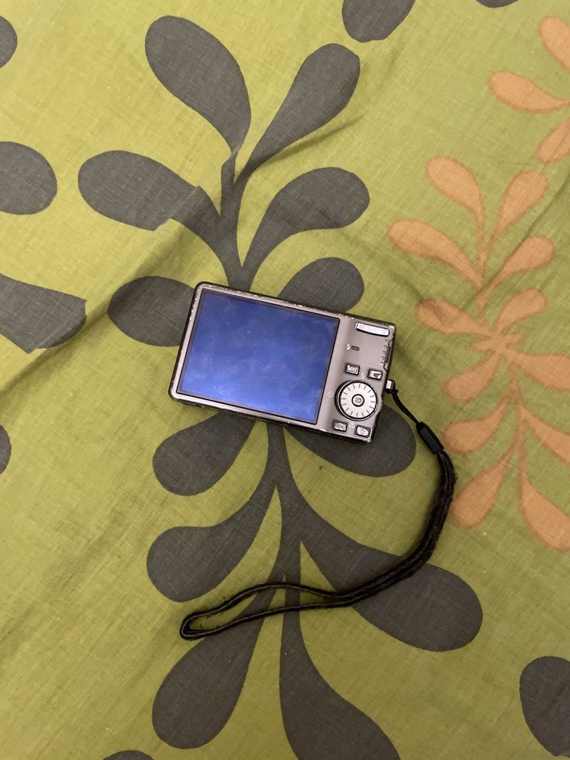 Nikon Coolpix s600 (Category: Cameras) located in Manila. Submitted by dontblamey3n (Listing ID 1433928006, Image 2). Description: Untested Digital Camera buy at your own risk! no return. haven't tried to test it because i don't have battery for it..
