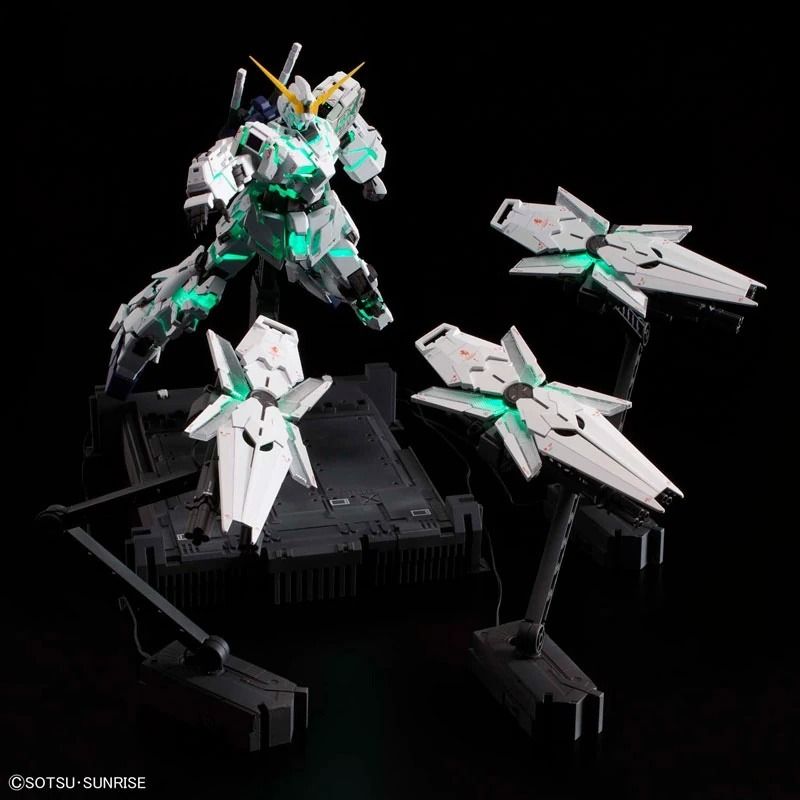 ChangLong 长龙 MG 7702 MGEX RX-0 Unicorn (Ver. Ka)(LED not included) (Category: Gundam Model Kits) located in Singapore. Submitted by suntrailerhobby (Listing ID 1433784750, Image 3). Description: The Changlong 7702 MGEX Unicorn non-LED version is a 1/100 scale "bootleg" or third-party model kit that mirrors the engineering of MGEX Unicorn but focuses on a more affordable, pose-friendly build by omitting the complex internal LED strip. Plastic Qual