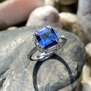 (Category: ) located in . Submitted by lovelotsdiamondd (Listing ID 1433854067, Image 1). Description: .
