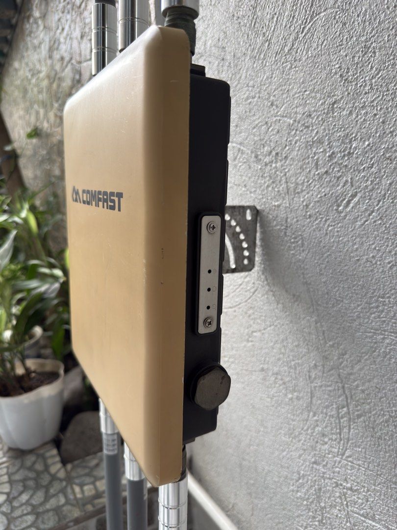 Comfast CF-WA900 V2 Outdoor High Power Wireless AP (Category: Networking) located in Quezon City. Submitted by bigaymarkjoseph (Listing ID 1433798104, Image 3). Description: - Comfast CF-WA900 V2 Outdoor Wireless Access Point - 1750Mbps Speed - Features three antennas for extended range - Includes power supply - Default login credentials included - Made in China Complete with PoE Injector Location: Novaliches QC.