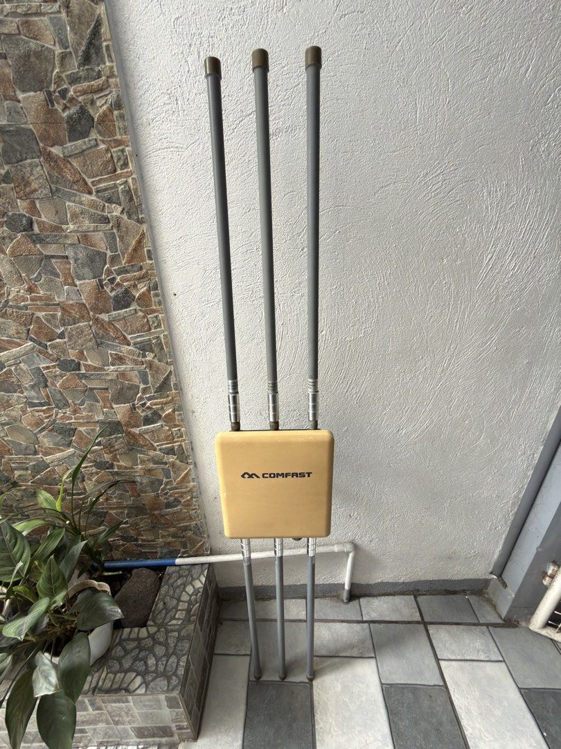 Comfast CF-WA900 V2 Outdoor High Power Wireless AP (Category: Networking) located in Quezon City. Submitted by bigaymarkjoseph (Listing ID 1433798104, Image 1). Description: - Comfast CF-WA900 V2 Outdoor Wireless Access Point - 1750Mbps Speed - Features three antennas for extended range - Includes power supply - Default login credentials included - Made in China Complete with PoE Injector Location: Novaliches QC.