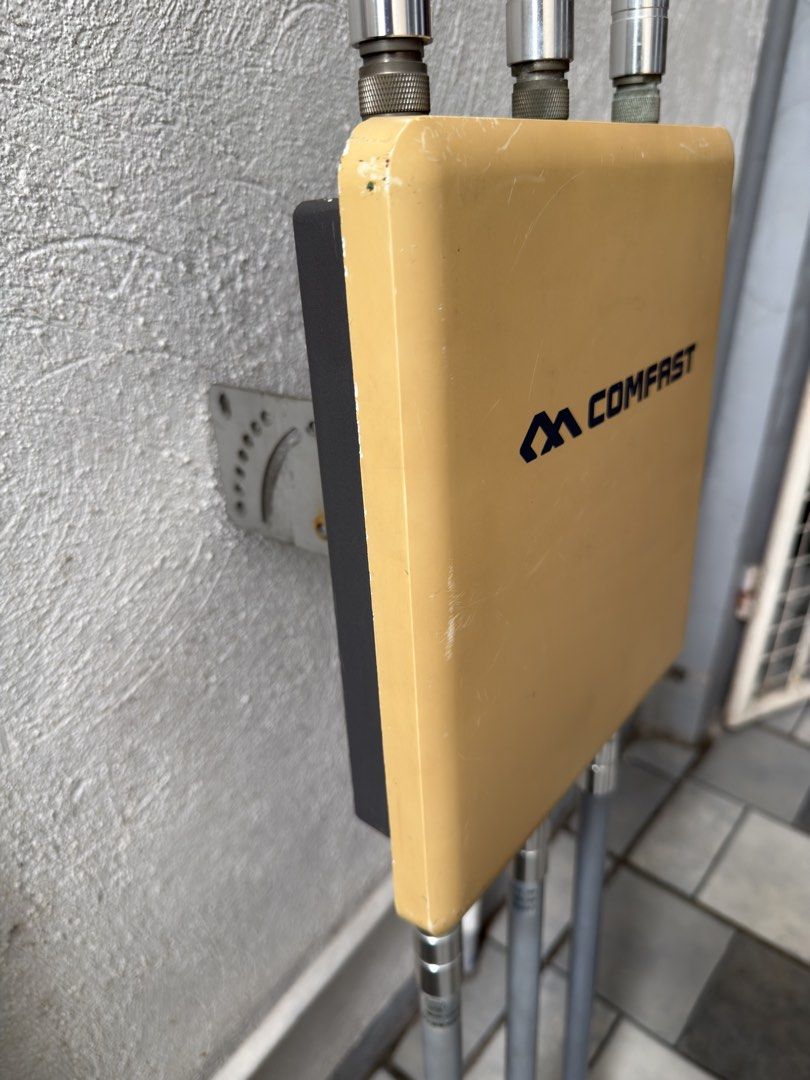 Comfast CF-WA900 V2 Outdoor High Power Wireless AP (Category: Networking) located in Quezon City. Submitted by bigaymarkjoseph (Listing ID 1433798104, Image 2). Description: - Comfast CF-WA900 V2 Outdoor Wireless Access Point - 1750Mbps Speed - Features three antennas for extended range - Includes power supply - Default login credentials included - Made in China Complete with PoE Injector Location: Novaliches QC.