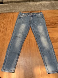 (Category: ) located in . Submitted by cairnhillroad (Listing ID 1433838117, Image 1). Description: .