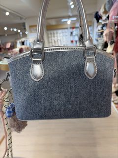 （分類：）位於 。 由 lasika15 提交（商品編號 1433829325，圖片 1）。簡介： 。