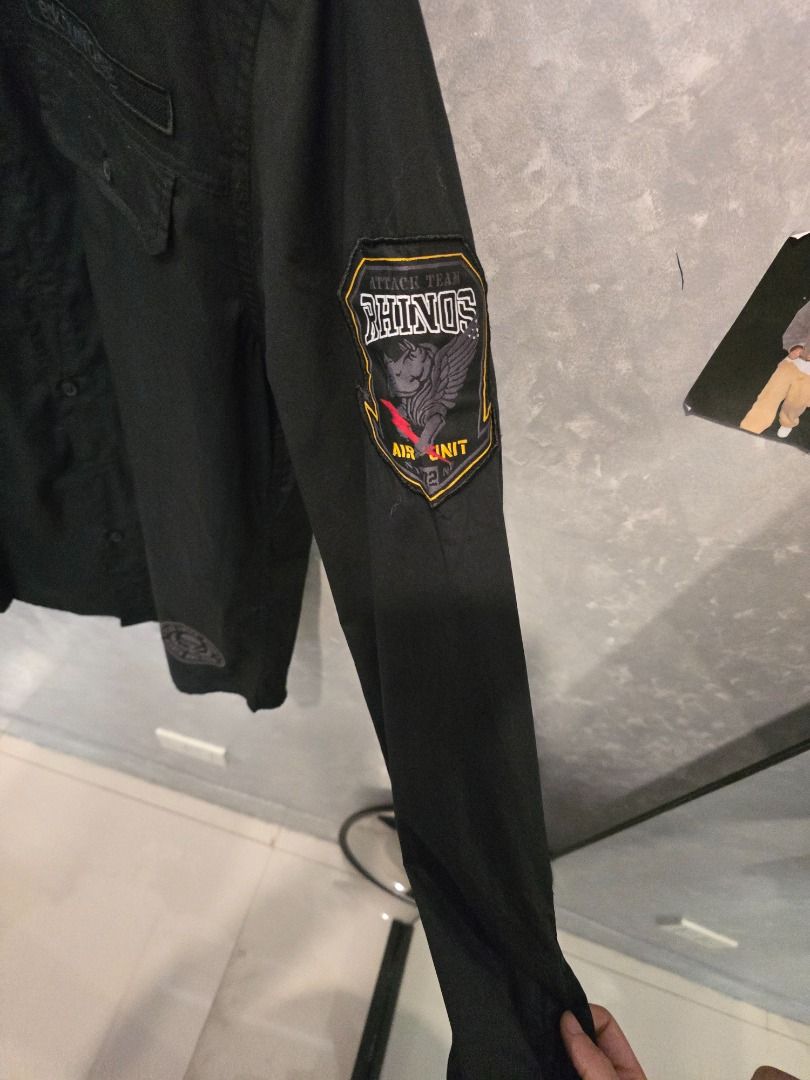 Ecko Unlimited Black Longsleeves (Category: Tshirts & Polo Shirts ) located in Quezon City. Submitted by outofhabits_store (Listing ID 1433879057, Image 3). Description: Size: Medium Width: 21 inches Length: 27 inches Payment method: GCash Shipping options (shouldered by buyer): J&T 3-7 days, Lalamove or Grab within the day Location: Quezon City Please manage your expectations as this item is not brand new. Color may vary due to lighting, but we 
