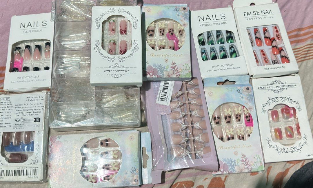 Fake Nails | Take all for 700 (Category: Hands & Nails) located in Angeles City. Submitted by clmsnw01 (Listing ID 1433947006, Image 1). Description: - Assorted fake nail designs - Includes various styles and colors - Great for any occasion.