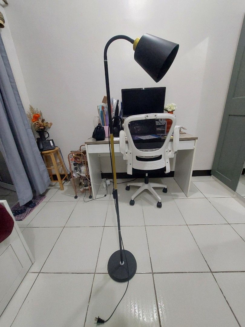 Floor lamp (Category: Lighting) located in Mandaluyong City. Submitted by declutterwithkinah (Listing ID 1433906799, Image 1). Description: decluttering.
