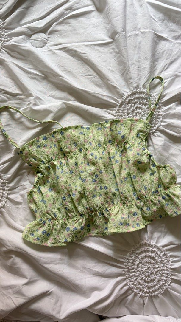 Floral Ruffled Crop Top (Category: Others Tops) located in Quezon City. Submitted by luvs4chi (Listing ID 1433851670, Image 1). Description: .