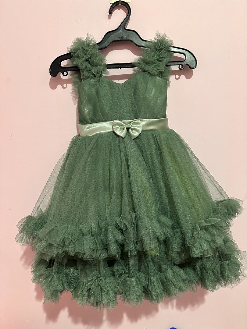 For 1 year old gown never used green (Category: Babies & Kids Fashion) located in Ajuy. Submitted by ellaoffrell5290 (Listing ID 1433785216, Image 1). Description: .