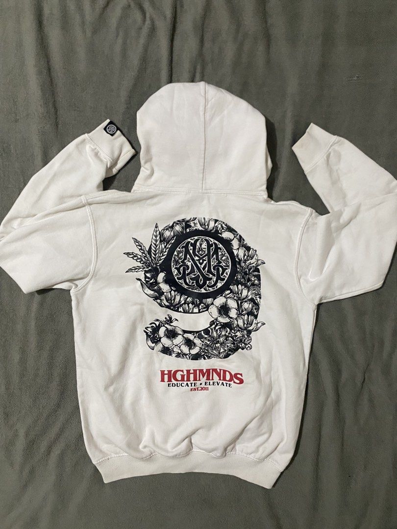 Highminds Clothing Hoodie (Category: Coats, Jackets and Outerwear) located in Pasay City. Submitted by clever_nathaniel16 (Listing ID 1433820275, Image 3). Description: HighMinds Clothing Super Excellent Condition pa.