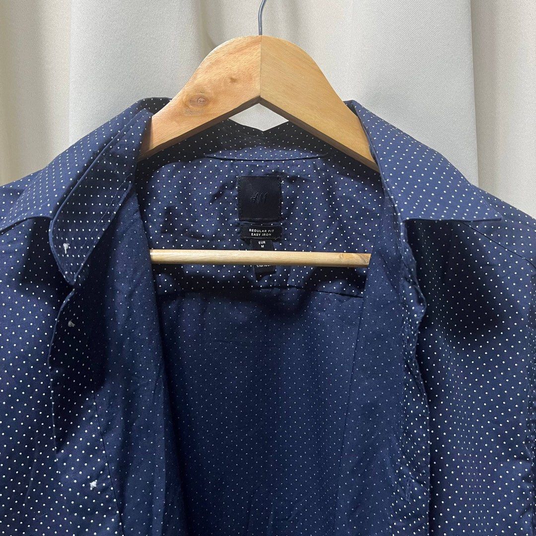 H&M Blue Polka Dots Long Sleeve (Category: Tshirts & Polo Shirts ) located in Bulacan. Submitted by ishrm (Listing ID 1433876615, Image 3). Description: M on Tag No Issue Shoulder-19in Sleeves-24.5in Length-25in Width-21in MOD: J&T only MOP: GCash (Payment first).