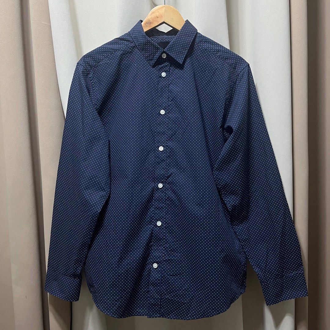 H&M Blue Polka Dots Long Sleeve (Category: Tshirts & Polo Shirts ) located in Bulacan. Submitted by ishrm (Listing ID 1433876615, Image 1). Description: M on Tag No Issue Shoulder-19in Sleeves-24.5in Length-25in Width-21in MOD: J&T only MOP: GCash (Payment first).